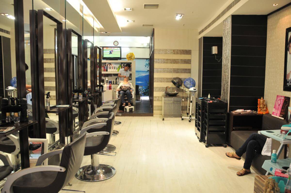 Style N shape Salon Delhi Image 2